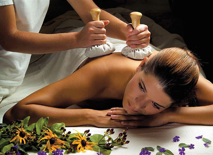 Тайский массаж горячими камнями в Москве. Ultra Подарки. Тайский массаж горячими камнями в Москве. Попробуйте настоящую стоунтерапию в массажном салоне Москвы. Сервис UltraPodarki.ru, т. 8 800 505 95 30. Тайский массаж горячими камнями в Москве, массаж камнями, массаж камнями в Москве, стоунтерапия, стоунтерапия в Москве, массажный салон Москва, стоун массаж в Мосвке, массаж горячими камнями в Москве