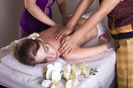  «Императорский масляный массаж», выполняется двумя мастерами. Подарочные сертификаты Ultra Подарки Москва. Купить оригинальный подарок или подарочный сертификат на  «Императорский масляный массаж», выполняется двумя мастерами. Сервис UltraPodarki.ru Москва 8 800 505 95 30. 