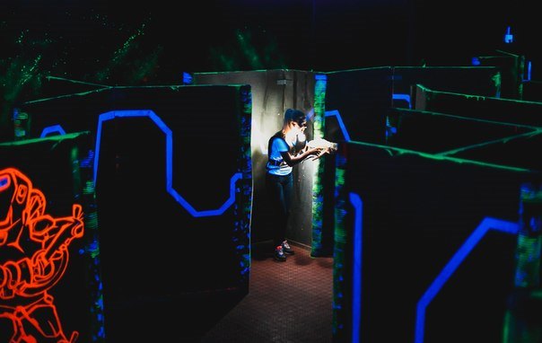 Игра в лазертаг в Москве. Сервис Ultra Подарки. Купить лазертаг в городе Москваf. Попробуйте лазерный пейнтбол в лазертаг клубе. Цены на лазертаг. Сервис: UltraPodarki.ru 8 800 505 95 30. Лазертаг в Москве, купить лазертаг Москва, лазертаг, купить лазертаг, лазерный пейнтбол Москва, лазертаг для детей Москва, лазертаг клуб, лазертаг клуб Москва