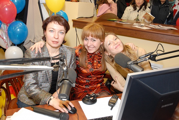 Собственное радио на день рождния. Подарочные сертификаты Ultra Подарки Москва. Купить оригинальный подарок или подарочный сертификат на Собственное радио на день рождния. Сервис UltraPodarki.ru Москва 8 800 505 95 30. 