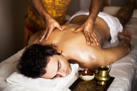 Аюрведический масляный массаж. Подарочные сертификаты Ultra Подарки Москва. Купить оригинальный подарок или подарочный сертификат на Аюрведический масляный массаж. Сервис UltraPodarki.ru Москва 8 800 505 95 30. 