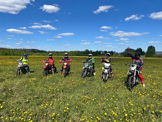 Прокат мотоциклов. Подарочные сертификаты Ultra Подарки Москва. Купить оригинальный подарок или подарочный сертификат на Прокат мотоциклов. Сервис UltraPodarki.ru Москва 8 800 505 95 30. 