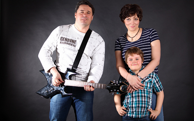 Семейная фотосессия в Москве. Ultra Подарки. Купить семейную фотосессию в Москве. Фотосессия для семьи укрепляет отношения и объединяет всех членов семьи. Сервис UltraPodarki.ru 8 (800) 505 95 30. Семейная фотосессия в Москве, семейная фотосессия, семейная фотосъёмка в Москве, семейная фотосъёмка, фотосессия для семьи Москва, фотосессия для семьи