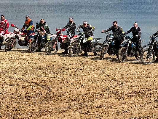 Прокат мотоциклов. Подарочные сертификаты Ultra Подарки Москва. Купить оригинальный подарок или подарочный сертификат на Прокат мотоциклов. Сервис UltraPodarki.ru Москва 8 800 505 95 30. 