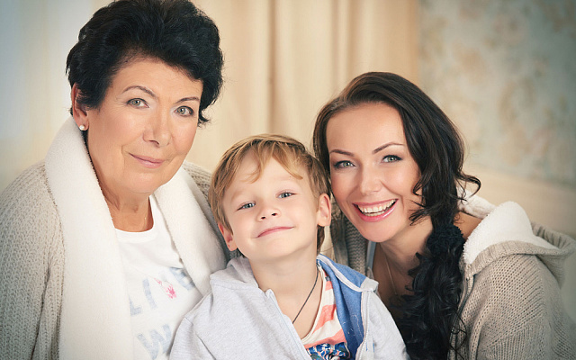 Семейная фотосессия в Москве. Ultra Подарки. Купить семейную фотосессию в Москве. Фотосессия для семьи укрепляет отношения и объединяет всех членов семьи. Сервис UltraPodarki.ru 8 (800) 505 95 30. Семейная фотосессия в Москве, семейная фотосессия, семейная фотосъёмка в Москве, семейная фотосъёмка, фотосессия для семьи Москва, фотосессия для семьи