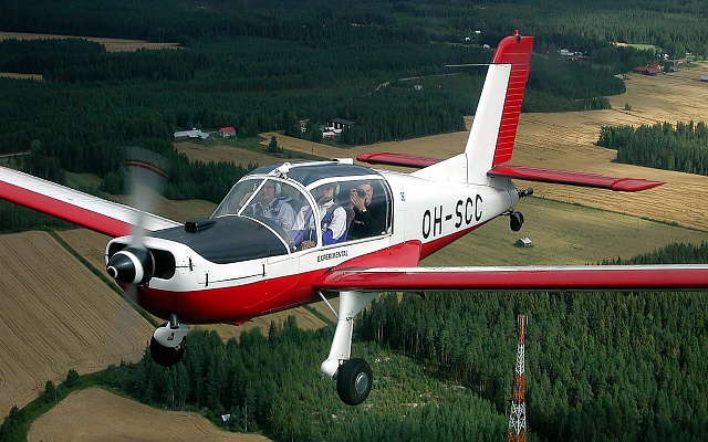 Полет на самолете в Москве. Ultra Подарки. Купить полёт на самолёте в Москве. Испытайте невероятные ощущения от прогулки на самолёте или порадуйте своих близких подарив сертификат на полет в подарок. Сервис UltraPodarki.ru 8 800 505 95 30. полёт на самолёте, сертификат на полёт, цены самолёт, полёт в подарок, реальный полёт, реальный полёт на самолёте, купить полёт Москва, полёт на самолёте Москва, сертификат на полёт Москва, цены полёт Москва