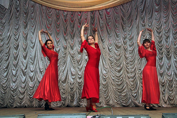 Уроки танцев Фламенко. Подарочные сертификаты Ultra Подарки Москва. Купить оригинальный подарок или подарочный сертификат на Уроки танцев Фламенко. Сервис UltraPodarki.ru Москва 8 800 505 95 30. 