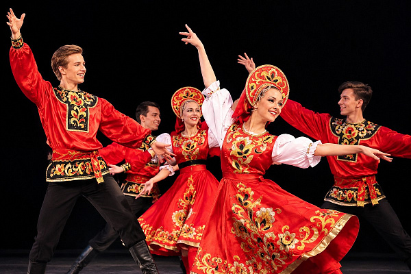 Уроки русского народного танца. Подарочные сертификаты Ultra Подарки Москва. Купить оригинальный подарок или подарочный сертификат на Уроки русского народного танца. Сервис UltraPodarki.ru Москва 8 800 505 95 30. 
