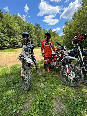 Прокат мотоциклов. Подарочные сертификаты Ultra Подарки Москва. Купить оригинальный подарок или подарочный сертификат на Прокат мотоциклов. Сервис UltraPodarki.ru Москва 8 800 505 95 30. 