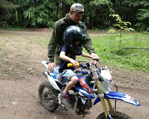 Прокат мотоциклов. Подарочные сертификаты Ultra Подарки Москва. Купить оригинальный подарок или подарочный сертификат на Прокат мотоциклов. Сервис UltraPodarki.ru Москва 8 800 505 95 30. 