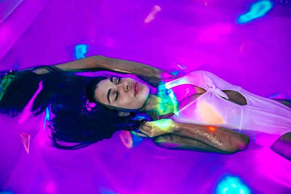 СПА процедура Флоатинг в Москве. Ultra Подарки. Флоатинг в Москве. Испытайте настоящее расслабление от СПА процедуры флоатинг в флотационной камере. Сервис: UltraPodarki.ru 8-800-505-95-30. Флоатинг Москва, флоатинг, купить флоатинг, купить флоатинг в Москве, СПА процедура флоатинг в Москве, флотационная камера, флотационный резервуар, сеанс, флоатинга Москва, Флёр