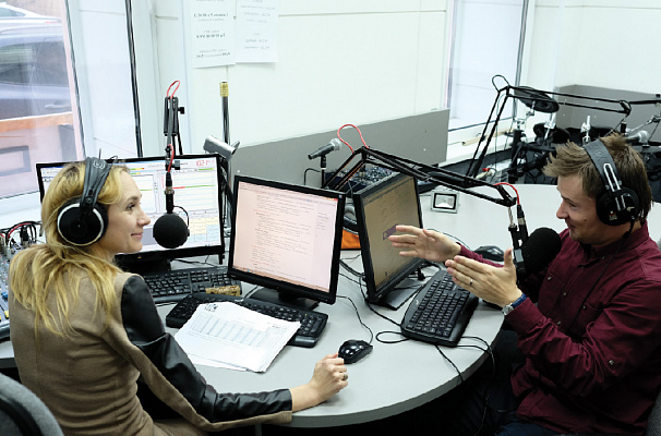 Собственное радио на день рождния. Подарочные сертификаты Ultra Подарки Москва. Купить оригинальный подарок или подарочный сертификат на Собственное радио на день рождния. Сервис UltraPodarki.ru Москва 8 800 505 95 30. 