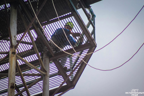 Роупджампинг - прыжки с верёвкой в Москве. Подарочные сертификаты Ultra Подарки. Роупджампинг в Москве - Экстремальный оригинальный подарок или подарочный сертификат на Роупджампинг - прыжки с верёвкой. Сервис UltraPodarki.ru 8-800-505-95-30. роупджампинг Москва, прыжок веревка Москва, роупджампинг, прыжок веревка, прыжок с веревкой, Подарок, подарочный сертификат, экстрим, экстремальный подарок