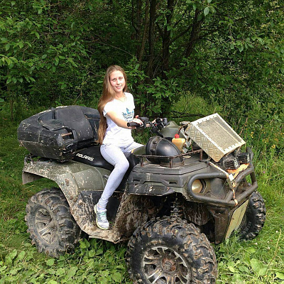 Катание на квадроциклах в Москве. Подарочные сертификаты Ultra Подарки. Подарочный сертификат на катание на квадроциклах в Москве. Закажите прокат квадроциклов и наслаждайтесь активным отдыхом с друзьями. Выбирайте живописные маршруты для езды на квадроциклах. Сервис UltraPodarki.ru 88005059530. Катание на квадроциклах, катание на квадроциклах Москва, прокат квадроциклов, прокат квадроциклов Москва, езда на квадроцикле, езда на квадроцикле Москва, катание на квадроциклах зимой, Катание на квадроциклах летомй, сертификат на катание на квадроциклах, сертификат квадроциклы, сертификат квадроциклы Москва