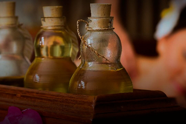 Традиционный тайский массаж ног. Подарочные сертификаты Ultra Подарки Москва. Купить оригинальный подарок или подарочный сертификат на Традиционный тайский массаж ног. Сервис UltraPodarki.ru Москва 8 800 505 95 30. 