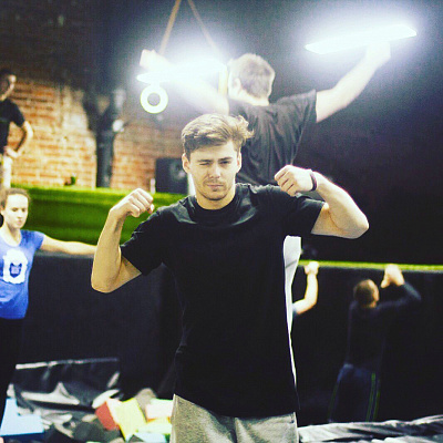 Прыжки в батутном центре в Москве. Сервис Ultra Подарки. Купить подарочный сертификат на батутный центр. Подарите прыжки на батуте для детей и взрослых в Москве. Сервис UltraPodarki.ru 8 800 505 95 30. Батутный центр Москва, батутный центр, прыжки на батуте Москва, купить батут Москва, батут, батут Москва