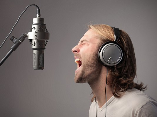 Запись песни в Москве. Ultra Подарки. Запись песни в студии звукозаписи Москвы. Купить сертификат на создание своей песни в студии. Ultra Подарки Сервис UltraPodarki.ru 8 800 505 95 30. Запись песни Москва, запись песни, запись песни в студии Москвы, запись песни в студии, сертификат на запись песни в Москве, сертификат на запись песни, урок вокала Москва, урок вокала, обучение вокалу Москва, обучение вокалу, эстрадный вокал Москва, эстрадный вокал,  создание песни Москва, создание песни