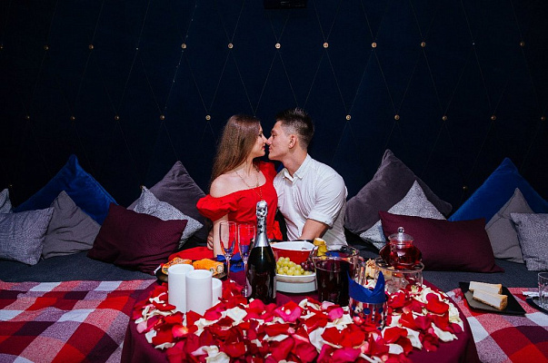 Романтическое свидание в кинотеатре в Москве. Ultra Подарки. Купить романтическое свидание в кинотеатре в Москве. Подарите самым близким незабываемые моменты и признайтесь в искренних чувствах. Сервис UltraPodarki.ru 8-800-505-95-30. Романтическое свидание в кинотеатре в Москве, свидание в Москве, свидание в кинотеатре, сертификат на свидание в кинотеатре, сертификат на свидание в Москве, купить свидание, купить свидание Москва, первое свидание, девушка свидание, хороший кинотеатре, романтический кинотеатре, романтический вечер, романтический ужин, романтические любимому, романтическая музыка