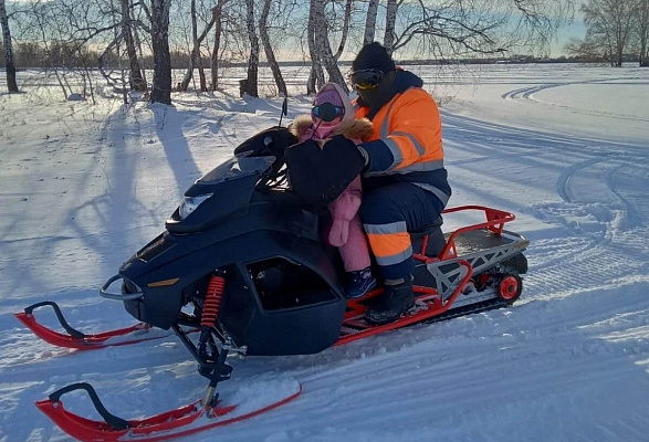 Катание на снегоходах в Москве в подарок. Сервис Ultra Подарки
. Подарочный сертификат на катание на снегоходах в Москве с друзьями. Закажите прокат снегоходов в подарок для мужчины по привлекательным ценам. Живописные маршруты для езды на снегоходах это отличная возможность активного отдыха. Сервис UltraPodarki.ru 8 800 505 95 30. катание на снегоходах, подарочный сертификат на катание на снегоходе, прокат снегоходов, прокат снегоходов Москва, катание на снегоходах Москва, езда на снегоходе