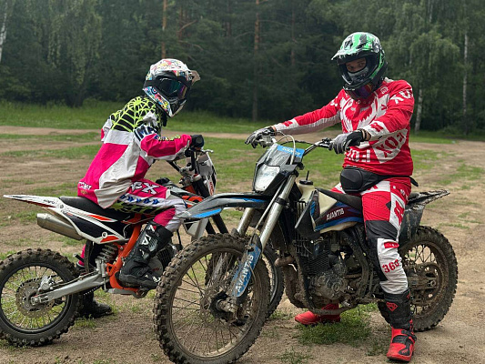 Прокат мотоциклов. Подарочные сертификаты Ultra Подарки Москва. Купить оригинальный подарок или подарочный сертификат на Прокат мотоциклов. Сервис UltraPodarki.ru Москва 8 800 505 95 30. 