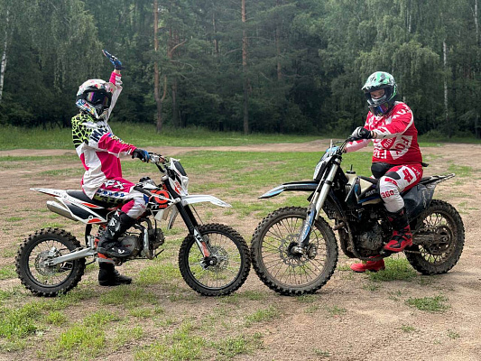 Прокат мотоциклов. Подарочные сертификаты Ultra Подарки Москва. Купить оригинальный подарок или подарочный сертификат на Прокат мотоциклов. Сервис UltraPodarki.ru Москва 8 800 505 95 30. 