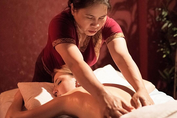 Тайский ойл-массаж в Москве. Сервис Ultra Подарки. Купить тайский ойл-массаж в Москве. Сертификат на посещение массажного салона поможет вам расслабиться и отдохнуть. UltraPodarki.ru 8 800 505 95 30. Тайский ойл массаж, арома массаж, эфирная ароматерапия, oil массаж, ойл массаж, тайский масляный массаж, тайский массаж с маслом, ойл массаж сертификат, тайский ойл массаж в Москве, oil массаж Москва, ойл массаж Москва, масляный массаж Москва, масляный массаж