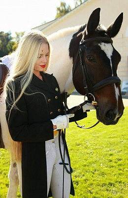 Конная прогулка в Москве. Подарочные сертификаты Ultra Подарки. Купить оригинальный подарок или подарочный сертификат на Конная прогулка в Москве. Сервис UltraPodarki.ru 8-800-505-9530. Катание на лошадях, Прогулка на лошади, Прогулка на лошадях для двоих, Конная прогулка, конный клуб, Конный Двор, конная прогулка, конная прогулка в Москве