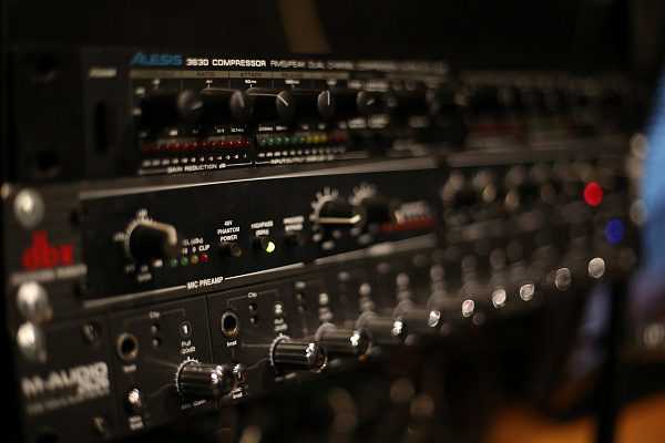 Написание текста "песни". Подарочные сертификаты Ultra Подарки Москва. Купить оригинальный подарок или подарочный сертификат на Написание текста "песни". Сервис UltraPodarki.ru Москва 8 800 505 95 30. 