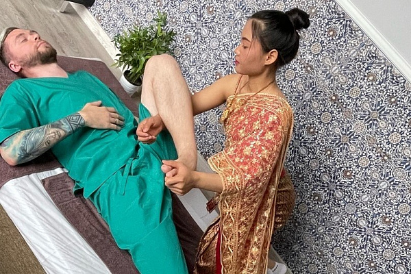 Традиционный тайский массаж ног. Подарочные сертификаты Ultra Подарки Москва. Купить оригинальный подарок или подарочный сертификат на Традиционный тайский массаж ног. Сервис UltraPodarki.ru Москва 8 800 505 95 30. 