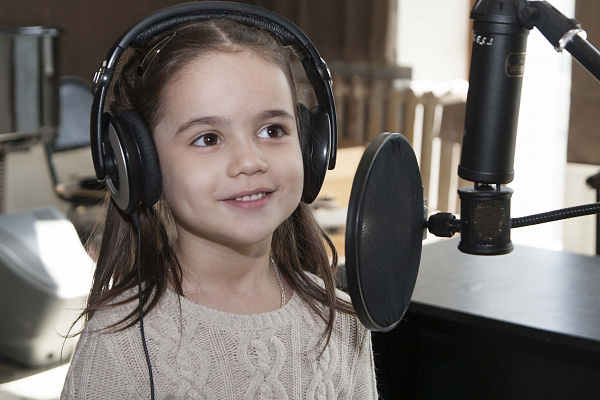 Запись песни в Москве. Ultra Подарки. Запись песни в студии звукозаписи Москвы. Купить сертификат на создание своей песни в студии. Ultra Подарки Сервис UltraPodarki.ru 8 800 505 95 30. Запись песни Москва, запись песни, запись песни в студии Москвы, запись песни в студии, сертификат на запись песни в Москве, сертификат на запись песни, урок вокала Москва, урок вокала, обучение вокалу Москва, обучение вокалу, эстрадный вокал Москва, эстрадный вокал,  создание песни Москва, создание песни