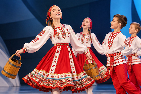 Уроки русского народного танца. Подарочные сертификаты Ultra Подарки Москва. Купить оригинальный подарок или подарочный сертификат на Уроки русского народного танца. Сервис UltraPodarki.ru Москва 8 800 505 95 30. 